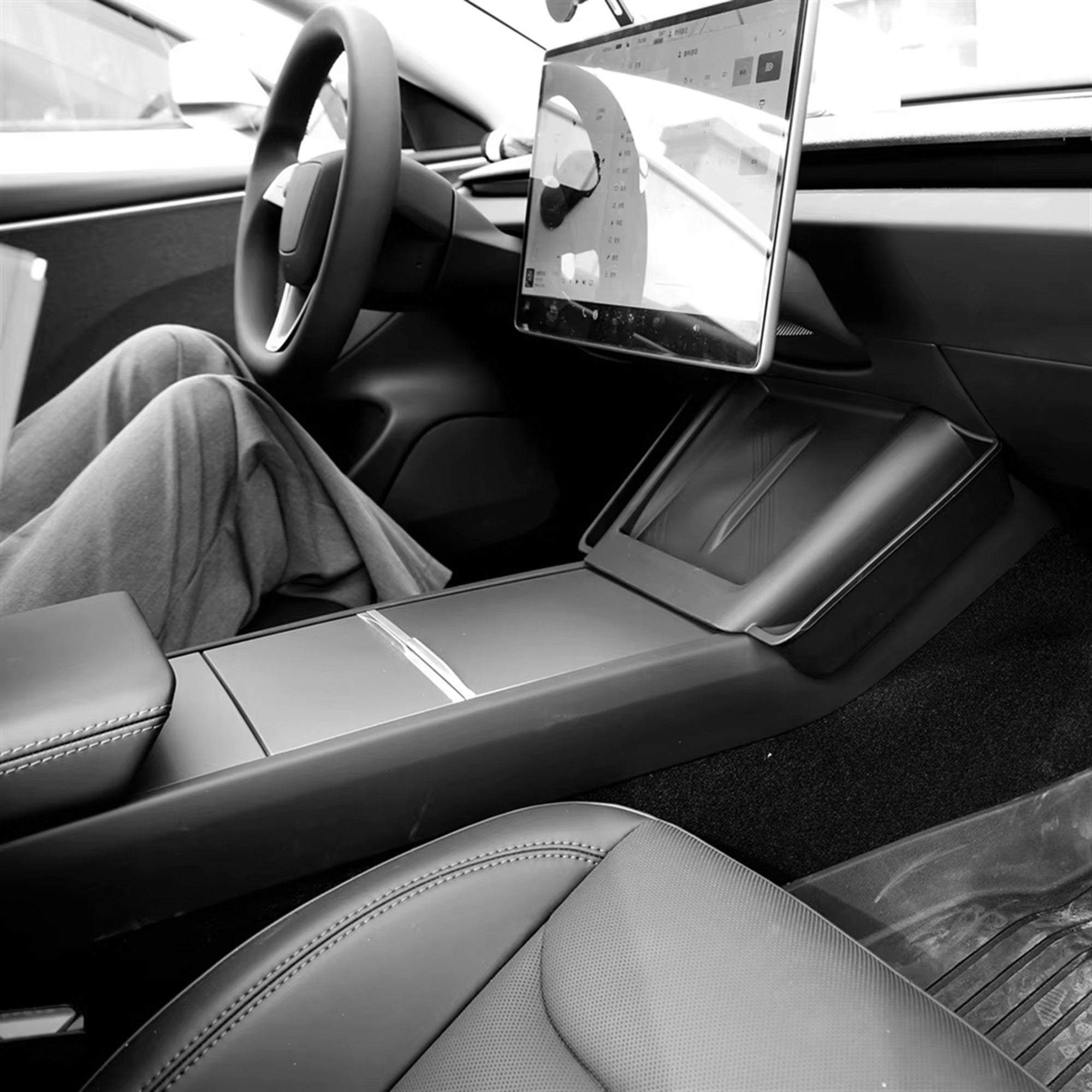 Tespart - Center Console Wireless Charging Pad with Side Pockets for Tesla Model S/X